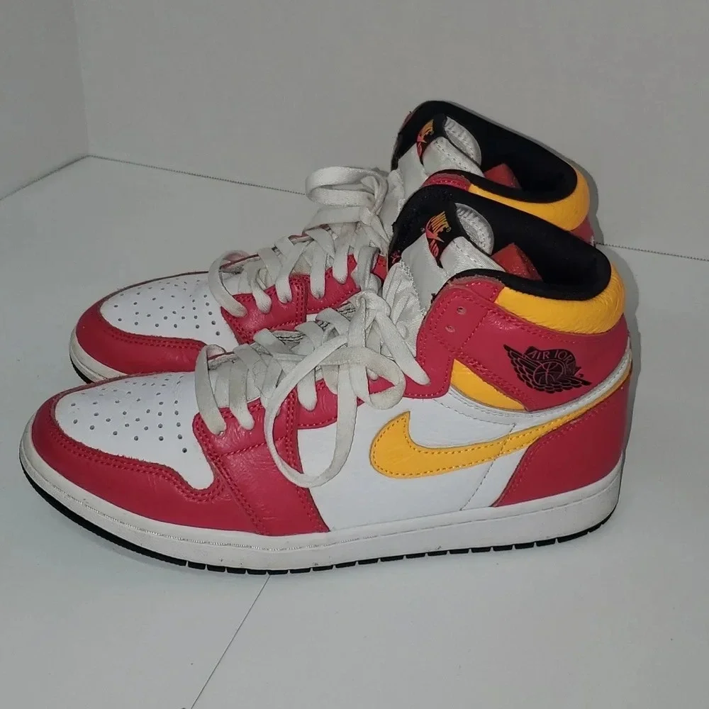 Air Jordan 1 Retro High OG Light Fusion Red Nike Air Size 9.5